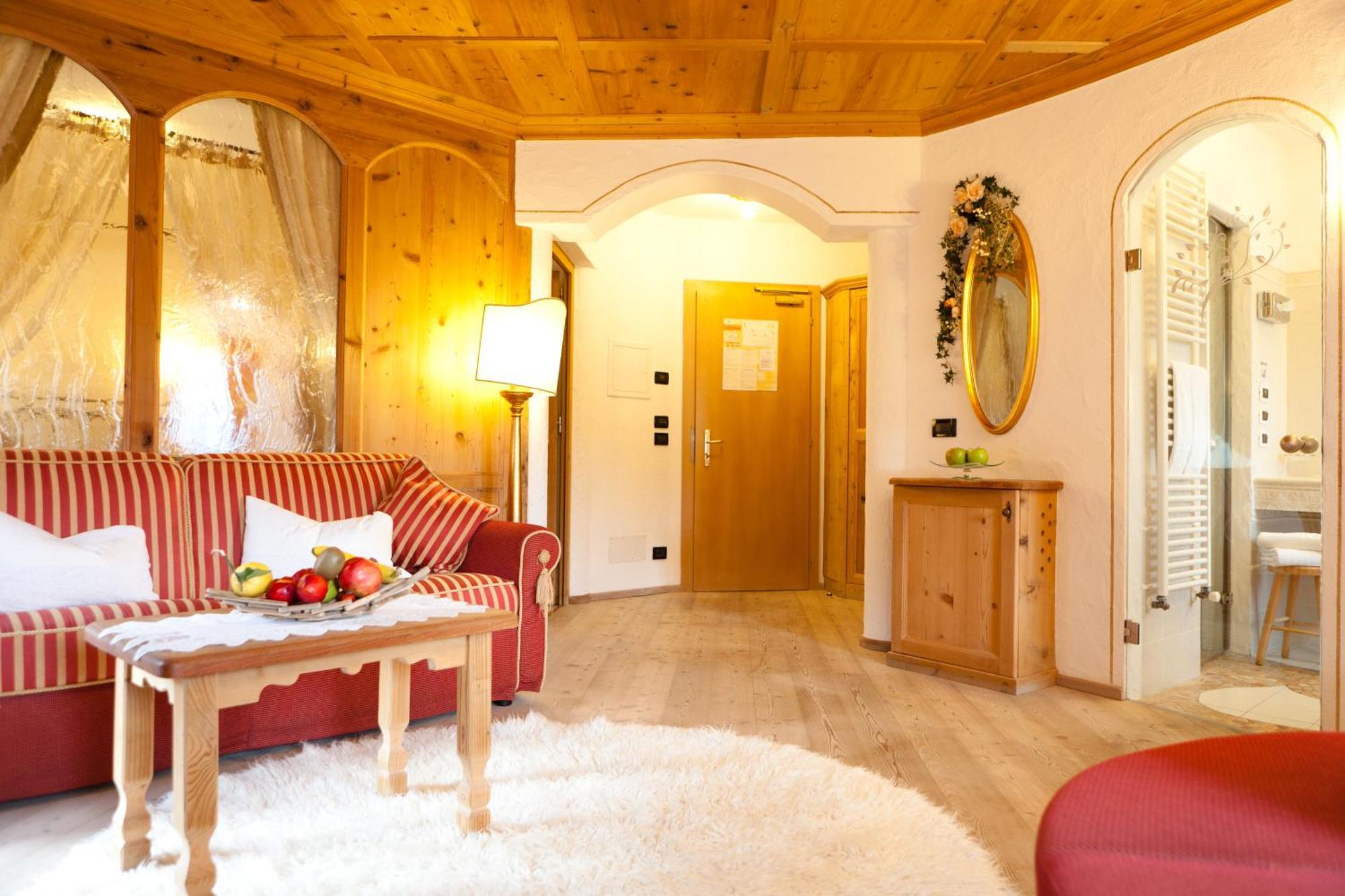 Nature Wellness Hotel Renato Vigo di Fassa Bagian luar foto