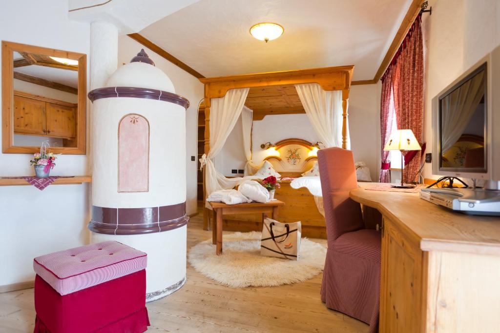 Nature Wellness Hotel Renato Vigo di Fassa Bagian luar foto